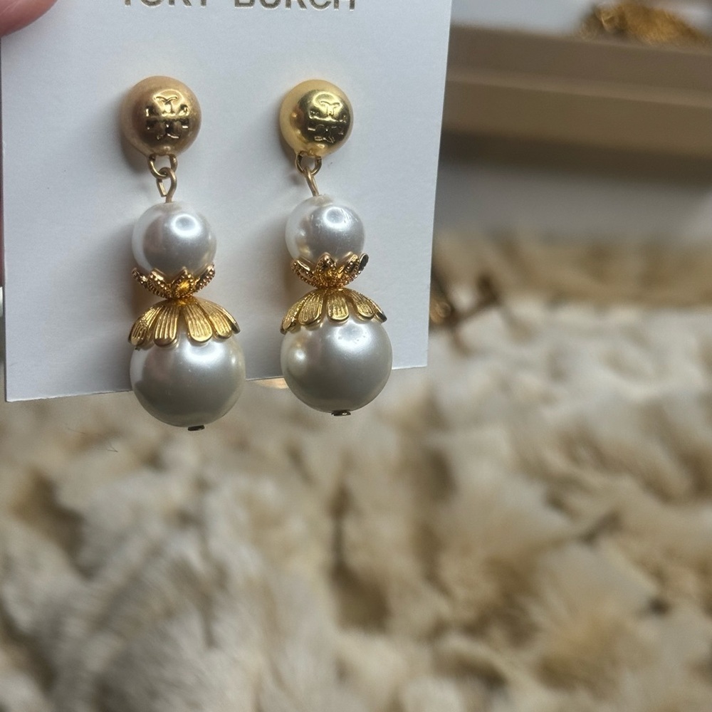 Tory Burch Gold and Pearl Floral Earrings - Picture 4 of 5